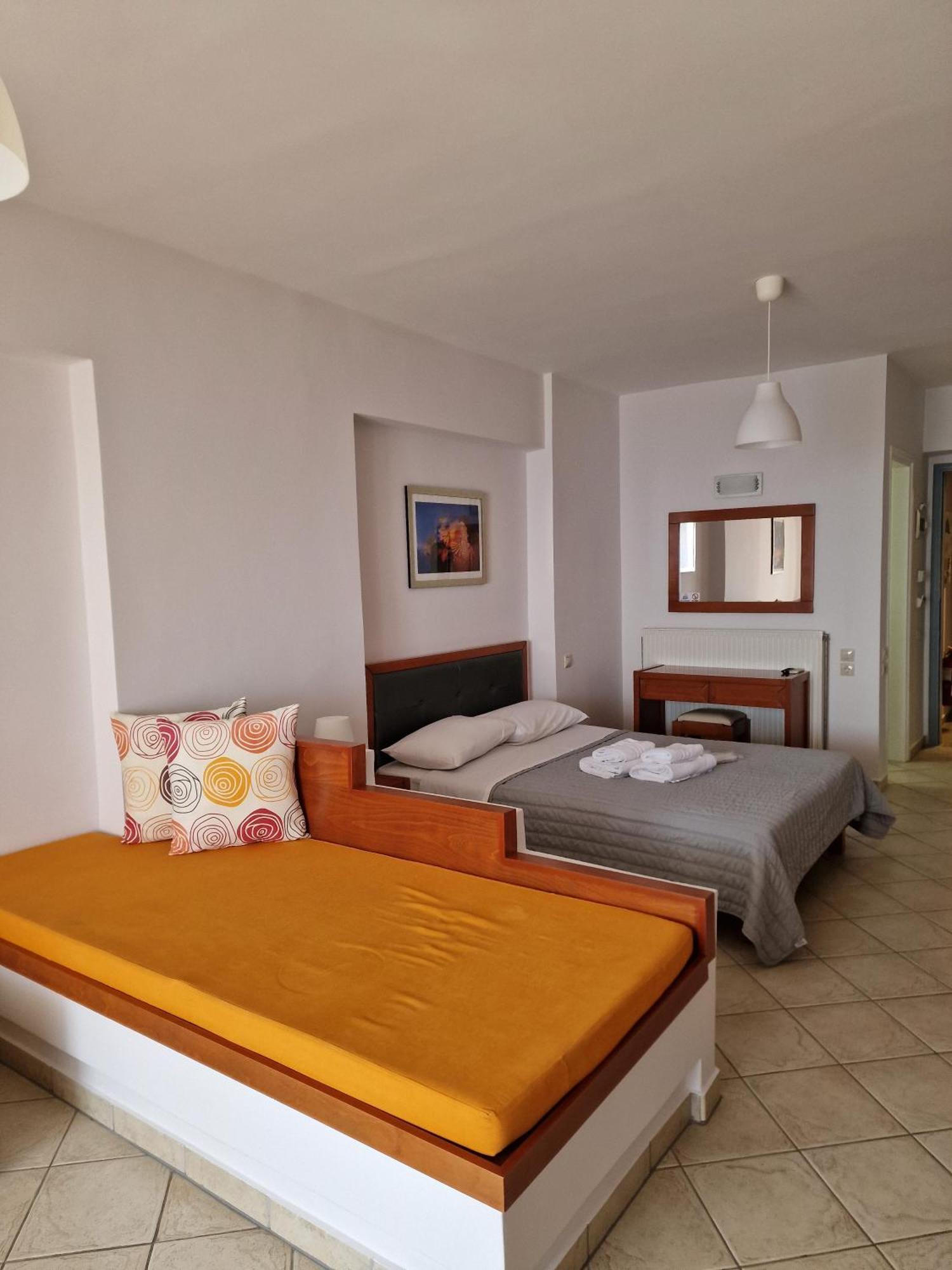Porto Xronia Aparthotel Khrónia Exterior photo