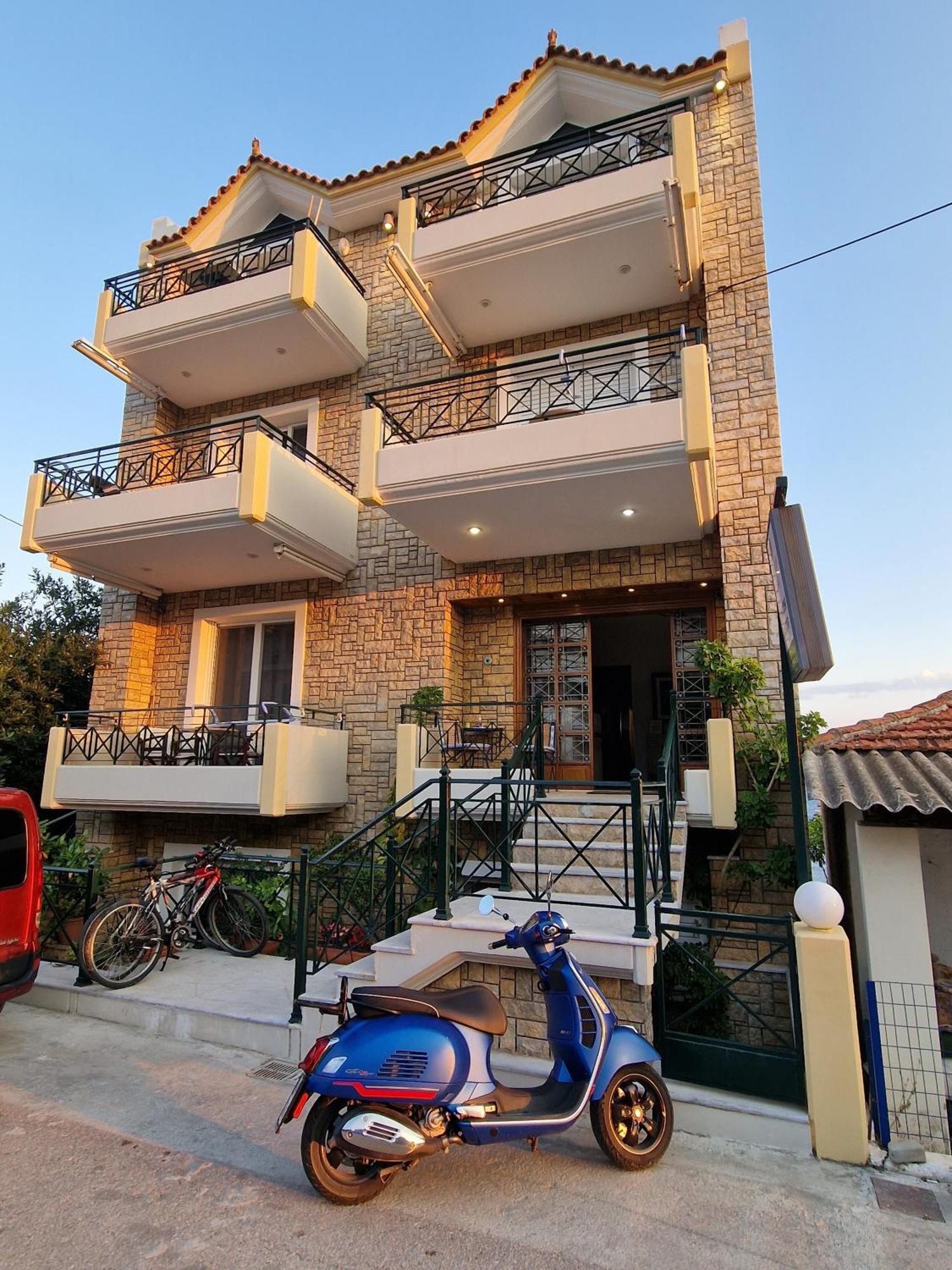 Porto Xronia Aparthotel Khrónia Exterior photo