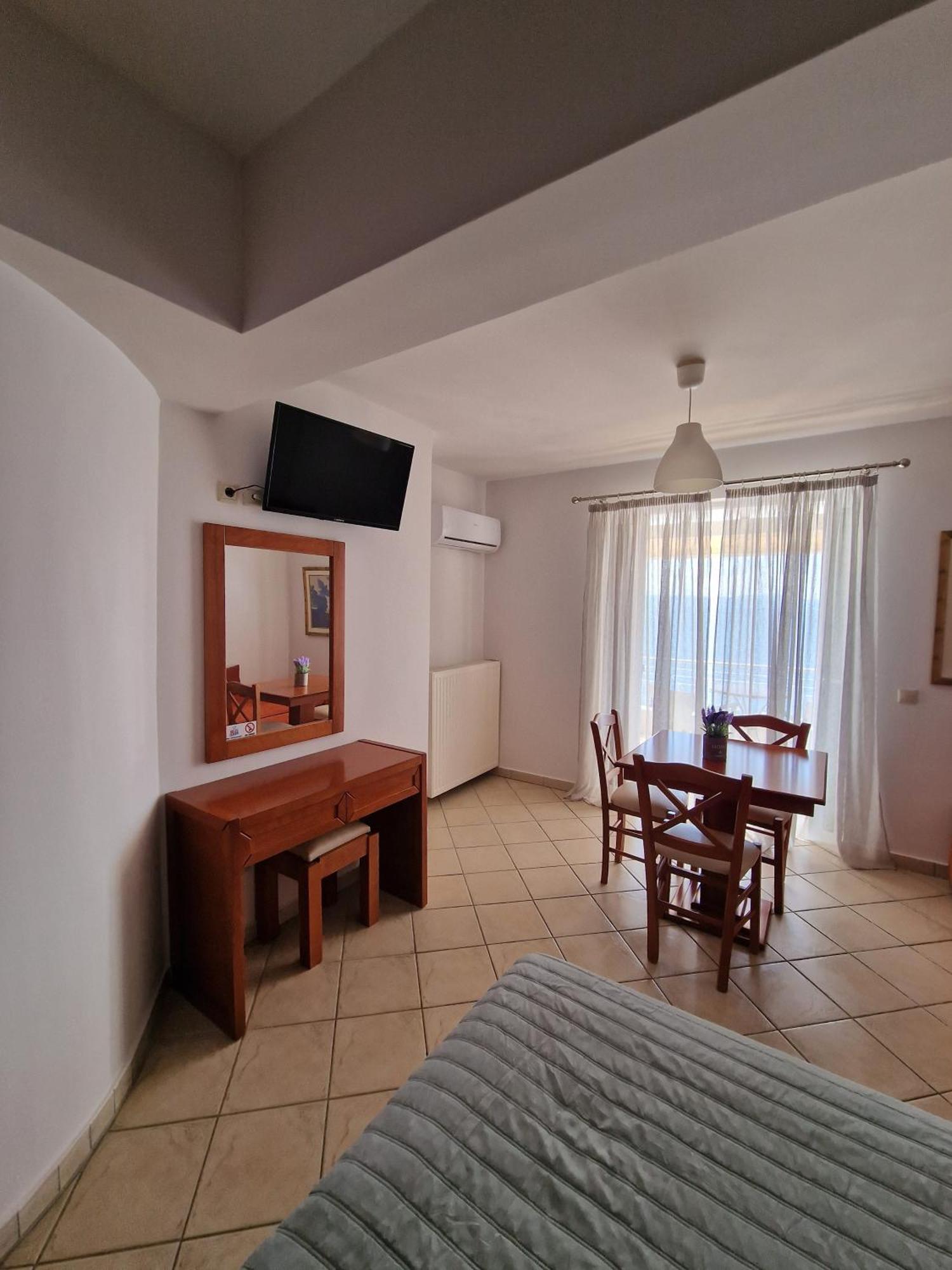 Porto Xronia Aparthotel Khrónia Exterior photo