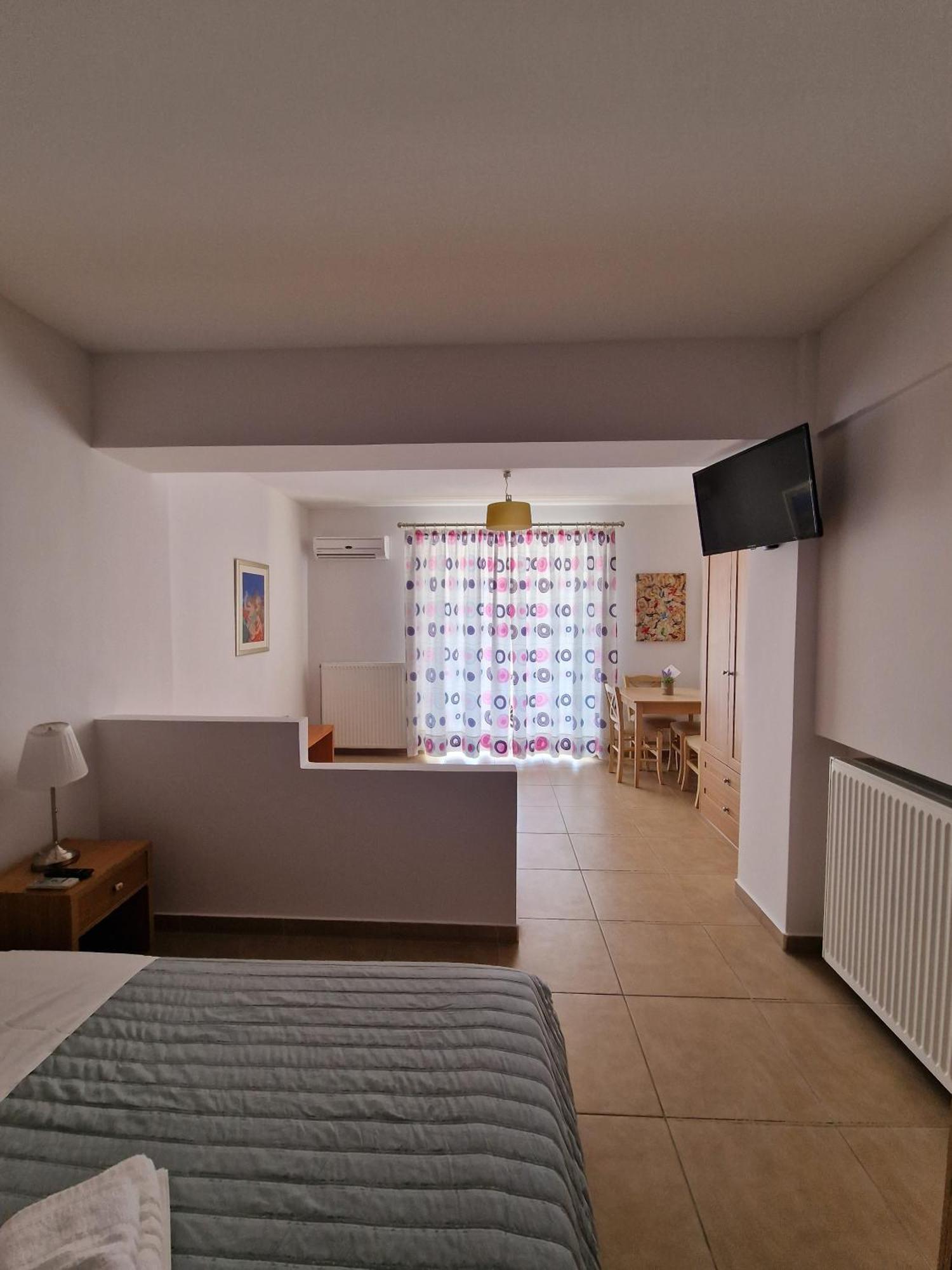 Porto Xronia Aparthotel Khrónia Exterior photo