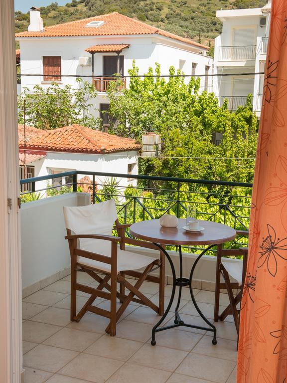 Porto Xronia Aparthotel Khrónia Exterior photo